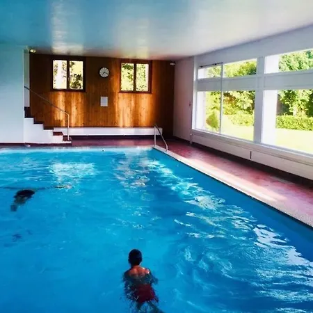 Sunny 2 Bedroom W Large Terrace, Stunning Views & Pool アパート *