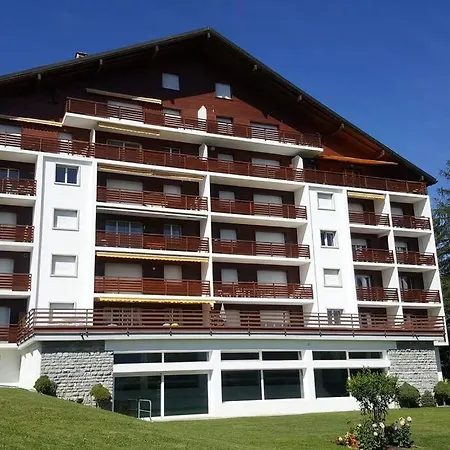 Sunny 2 Bedroom W Large Terrace, Stunning Views & Pool 公寓