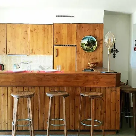 Sunny 2 Bedroom W Large Terrace, Stunning Views & Pool 公寓 克莱恩 蒙塔纳