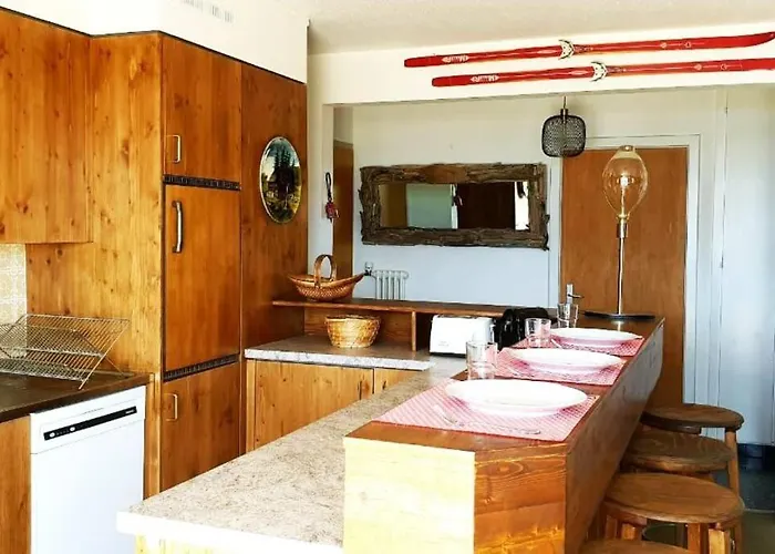 Sunny 2 Bedroom W Large Terrace, Stunning Views & Pool شقة *