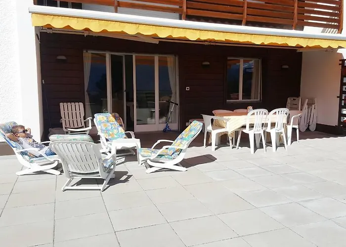 Sunny 2 Bedroom W Large Terrace, Stunning Views & Pool شقة كرانز مونتانا