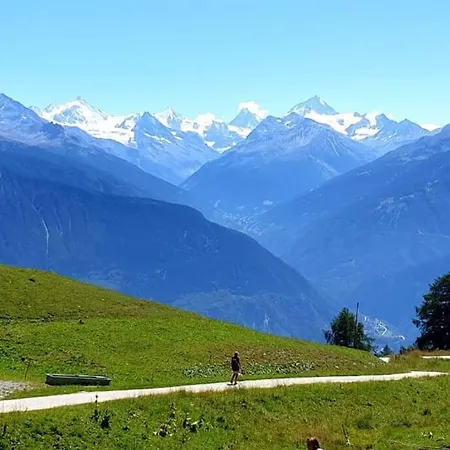 Sunny 2 Bedroom W Large Terrace, Stunning Views & Pool Appartamento Crans-Montana